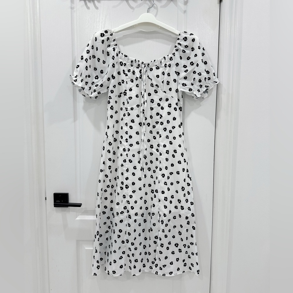 Simplicity Monochrome Floral Midi Dress